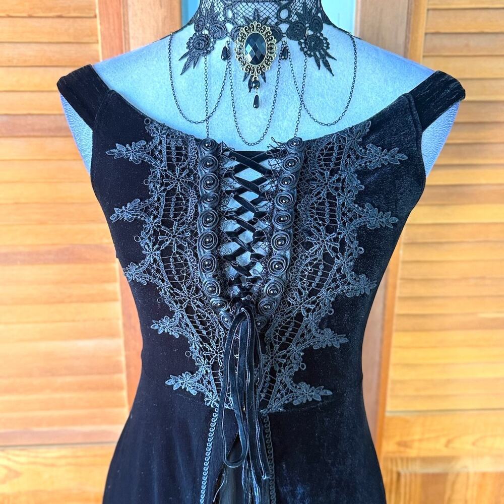 Devil Fashion Gothic Victorian Vampire Vkei Black Velvet "Ricchi" Dress - Picture 2 of 12